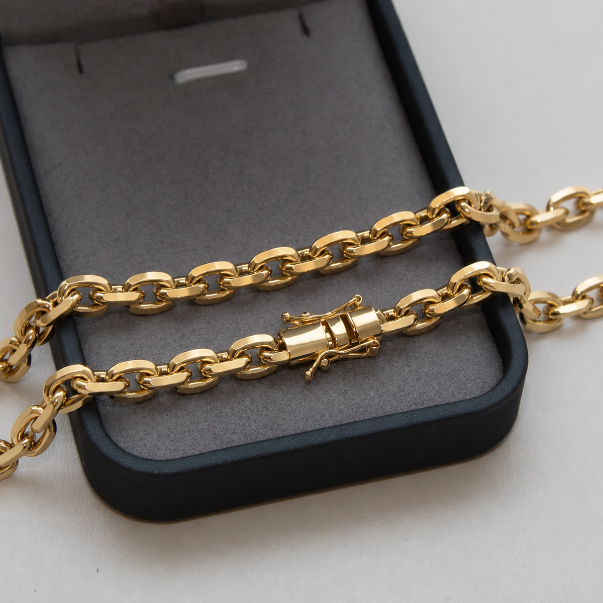 Corrente Cartier Cadeado 6mm Banhado a Ouro 18k